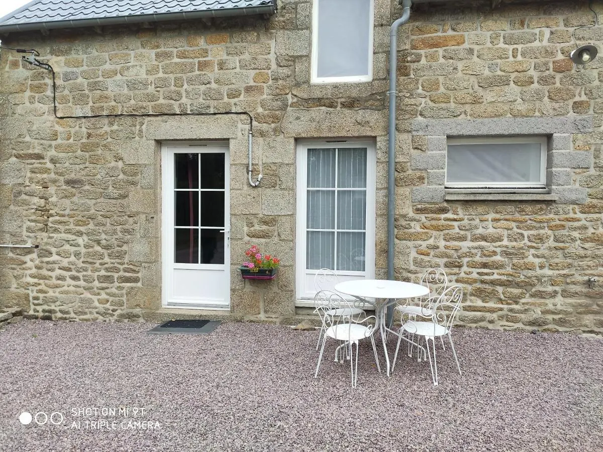 Le studio Bréhand Appartement