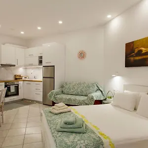 https://katerinas-home.rethymnohotels.net