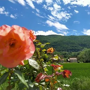 https://chambre-avec-acces-jacuzzi-au-pied-des-montagnes.hotels-rhonealpes.com